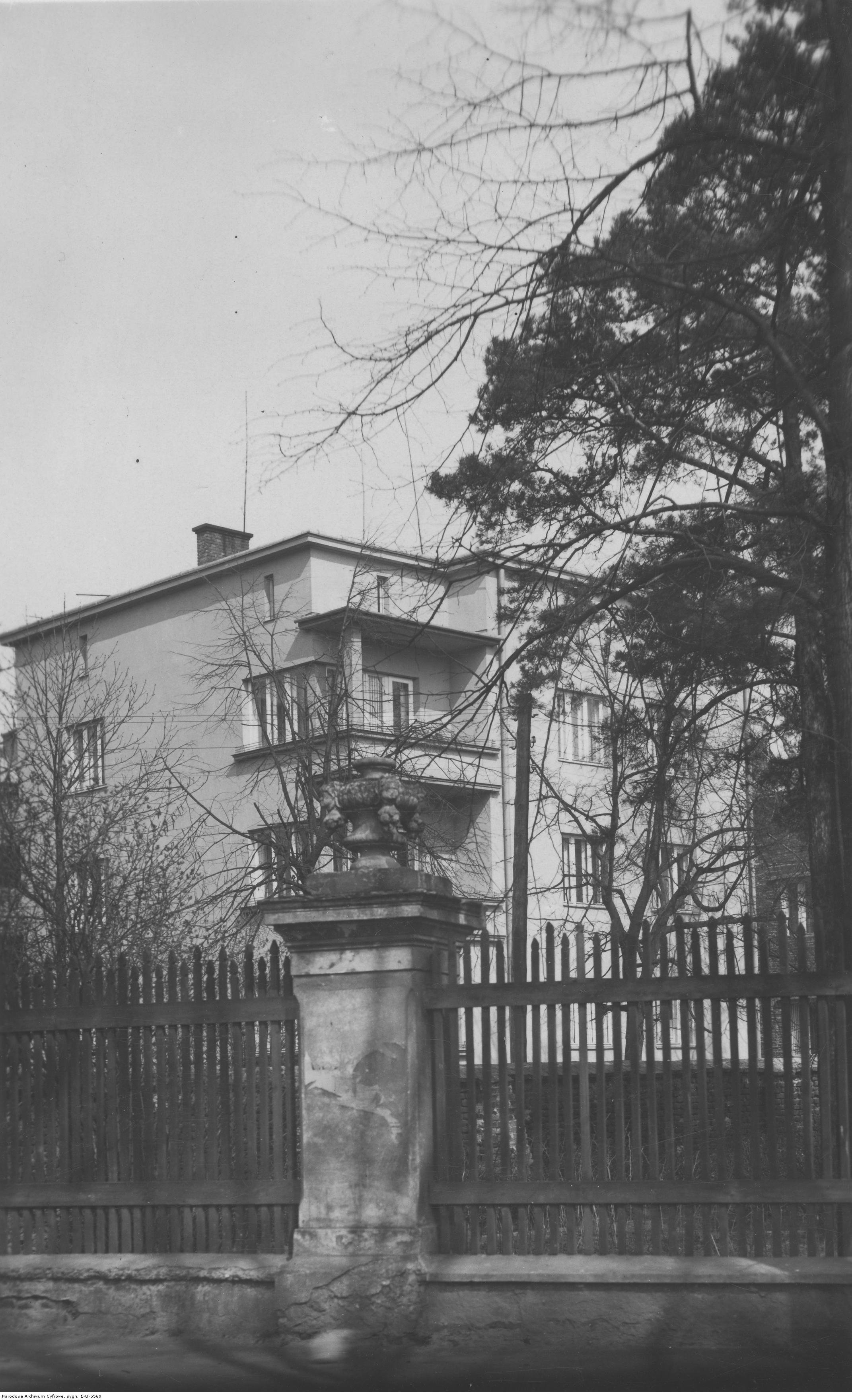 Nowoczesna kamienica w Rzeszowie, rok 1918-1939