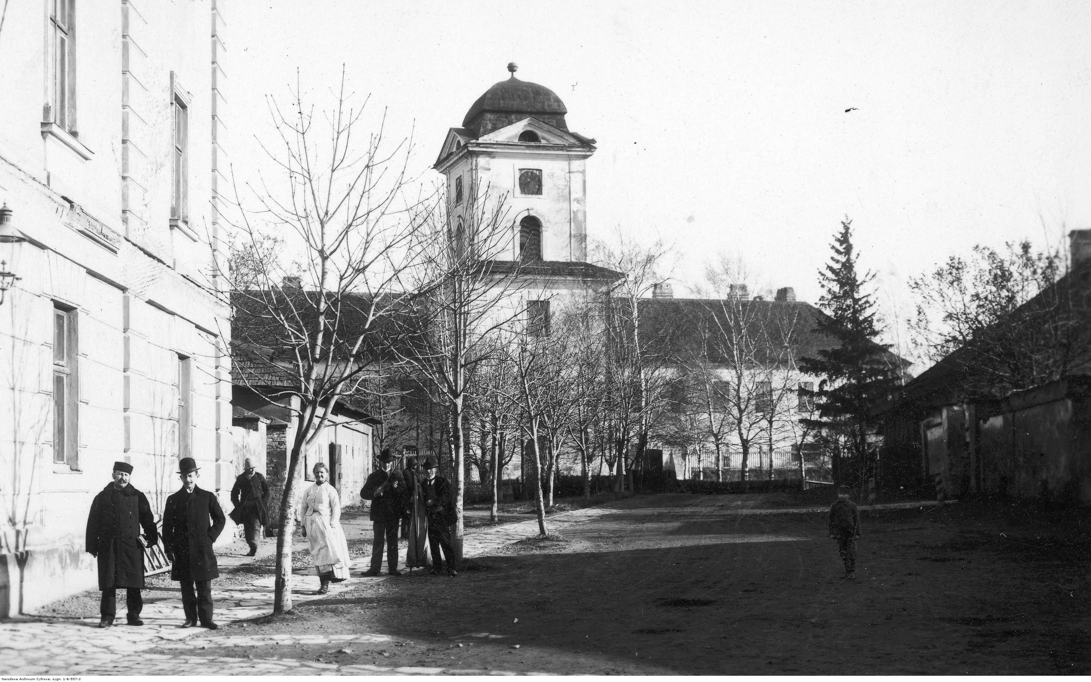 Siedziba Sądu Okręgowego w Rzeszowie znajdująca się w Zamku Lubomirskich. Widok zewnętrzny, rok 1929 -1939