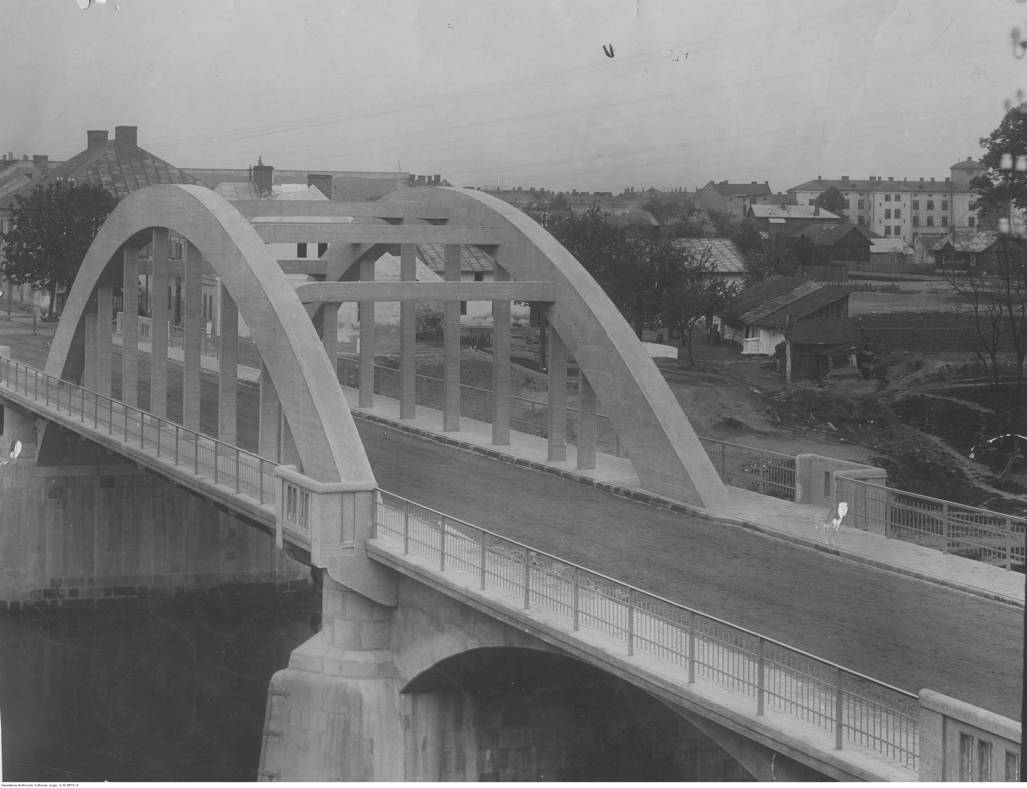 Rzeszow, most drogowy na Wisłoku